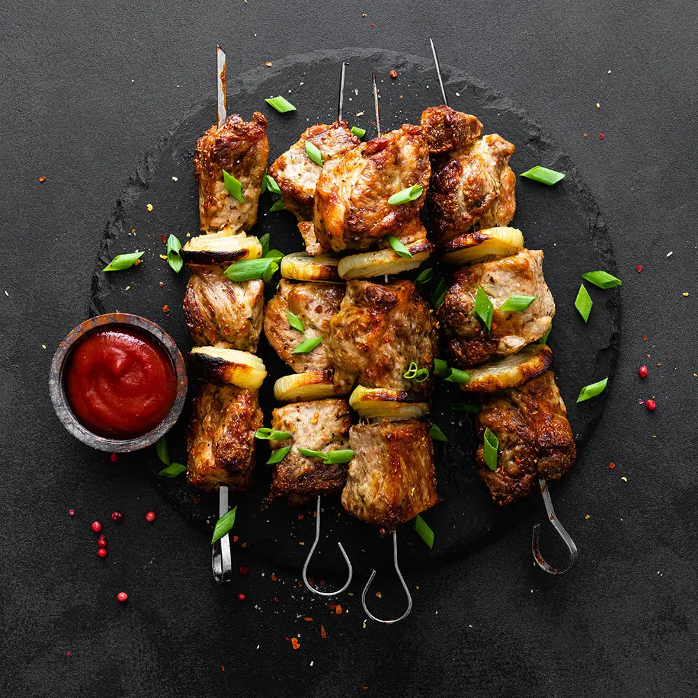 Brochettes de viande blanche grillées